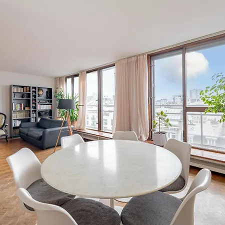 Апартаменты New - 3 Bedroom Flat With Eiffel Tower View