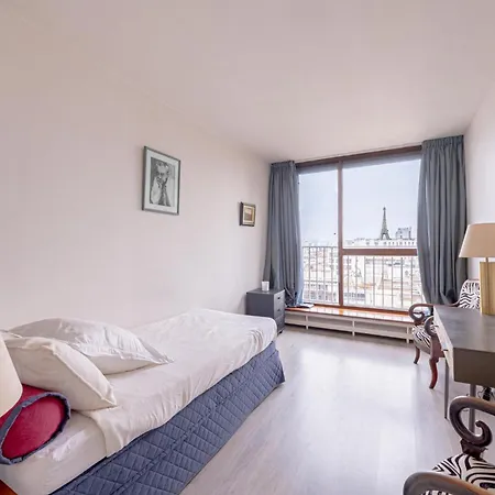 Апартаменты New - 3 Bedroom Flat With Eiffel Tower View *