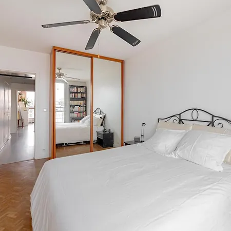 New - 3 Bedroom Flat With Eiffel Tower View