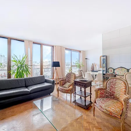 New - 3 Bedroom Flat With Eiffel Tower View *
