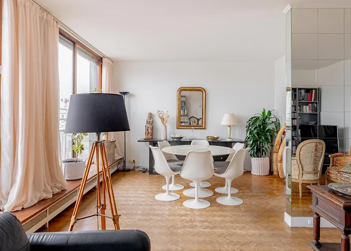 New - 3 Bedroom Flat With Eiffel Tower View * Parijs