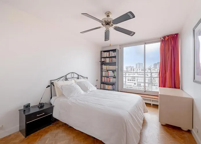 New - 3 Bedroom Flat With Eiffel Tower View