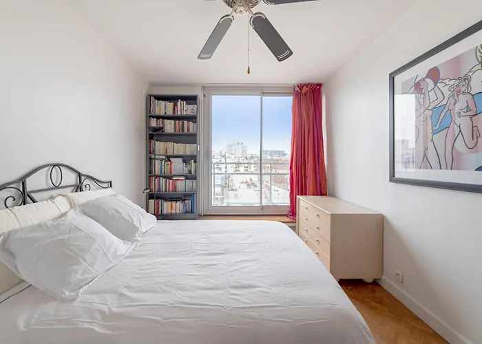 New - 3 Bedroom Flat With Eiffel Tower View *