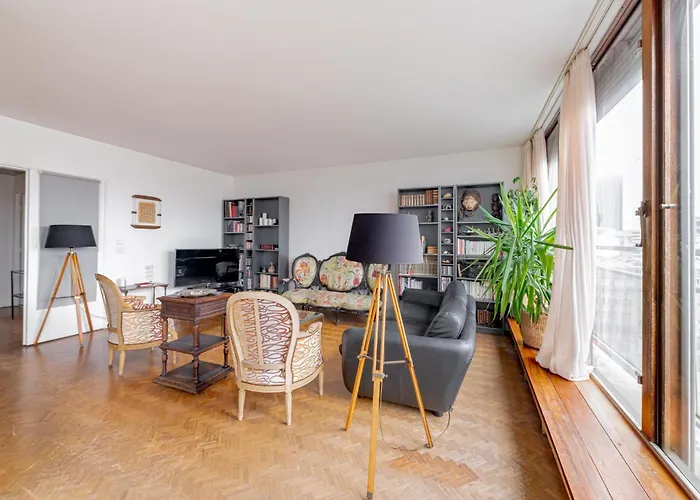 Appartement New - 3 Bedroom Flat With Eiffel Tower View Parijs